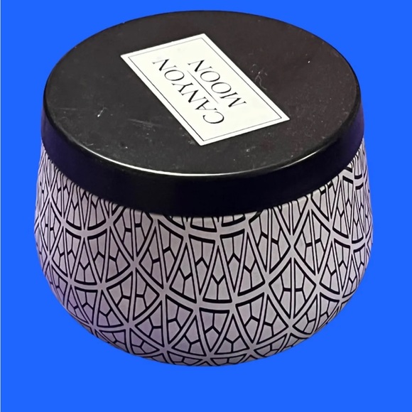 Canyon Moon Vanilla Orchid Candle Tin Natural Soy Based 4 oz NWOB MSRP $22 - Picture 3 of 6
